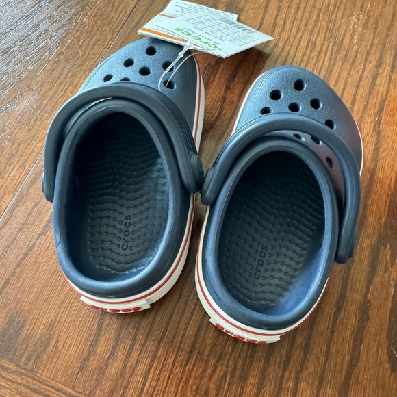 C4 toddler size CROCS - Picture 4 of 5